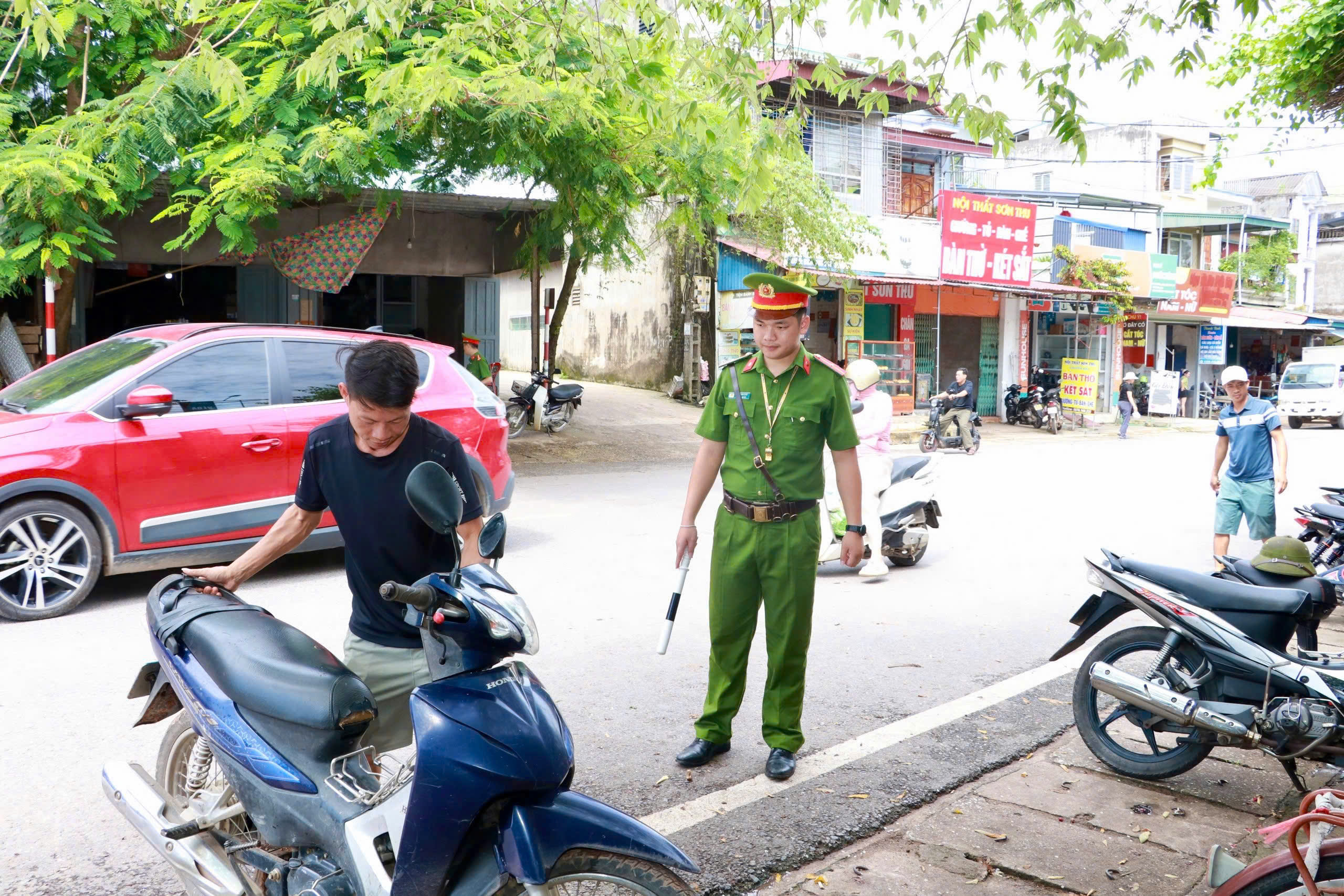 Tiếp tục tăng cường công tác đảm bảo trật tự, mỹ quan đô thị trên địa bàn tỉnh