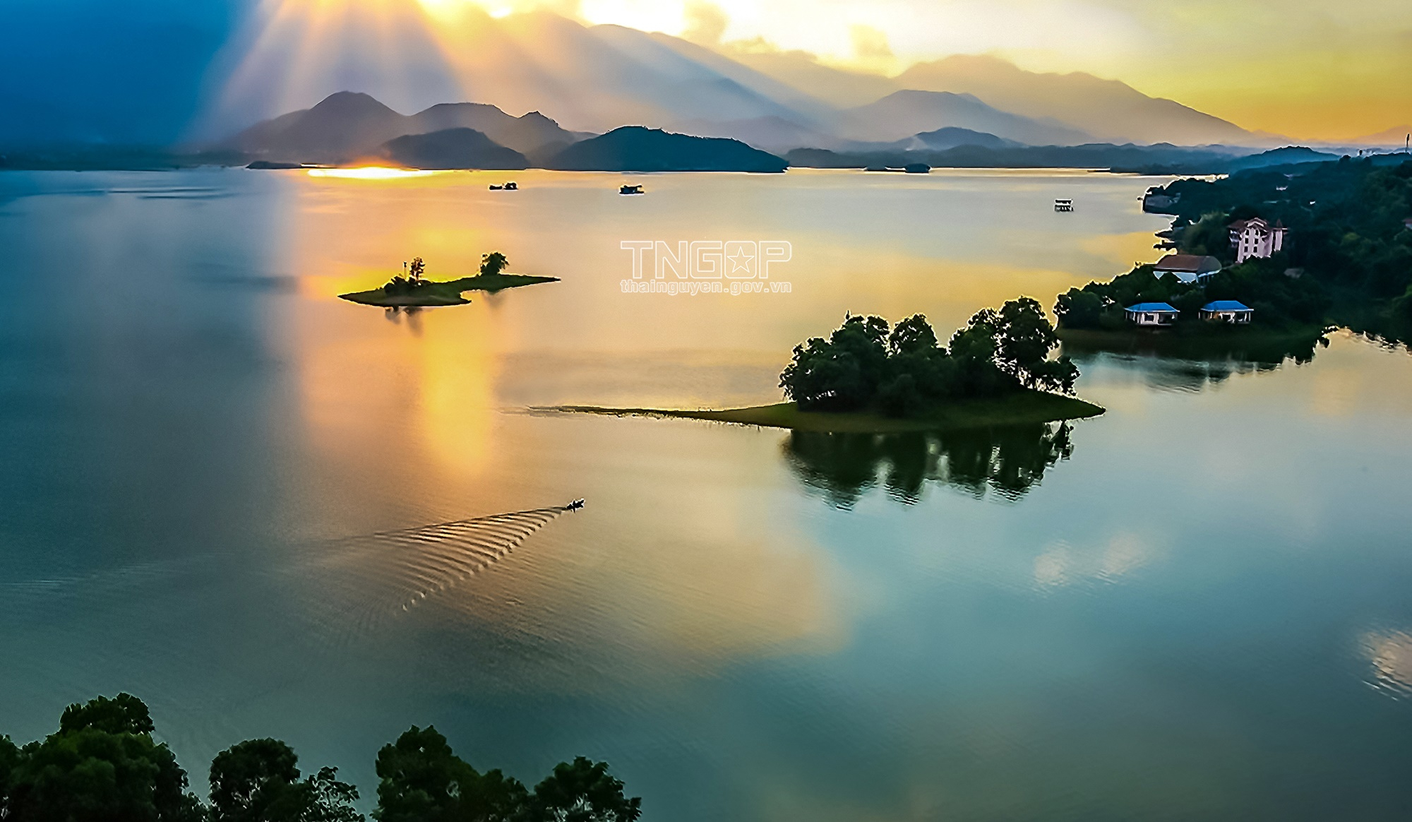 Triển khai thực hiện điều chỉnh Quy hoạch Vùng trung du và miền núi phía Bắc và Quy hoạch Vùng đồng bằng sông Hồng