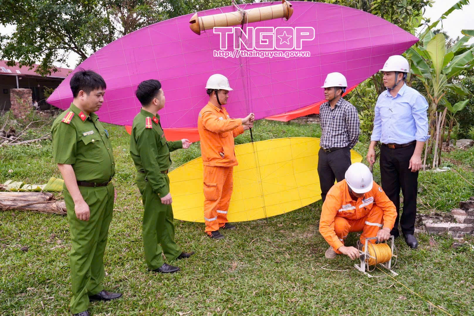 Tăng cường phối hợp ngăn ngừa nguy cơ sự cố lưới điện từ việc thả diều