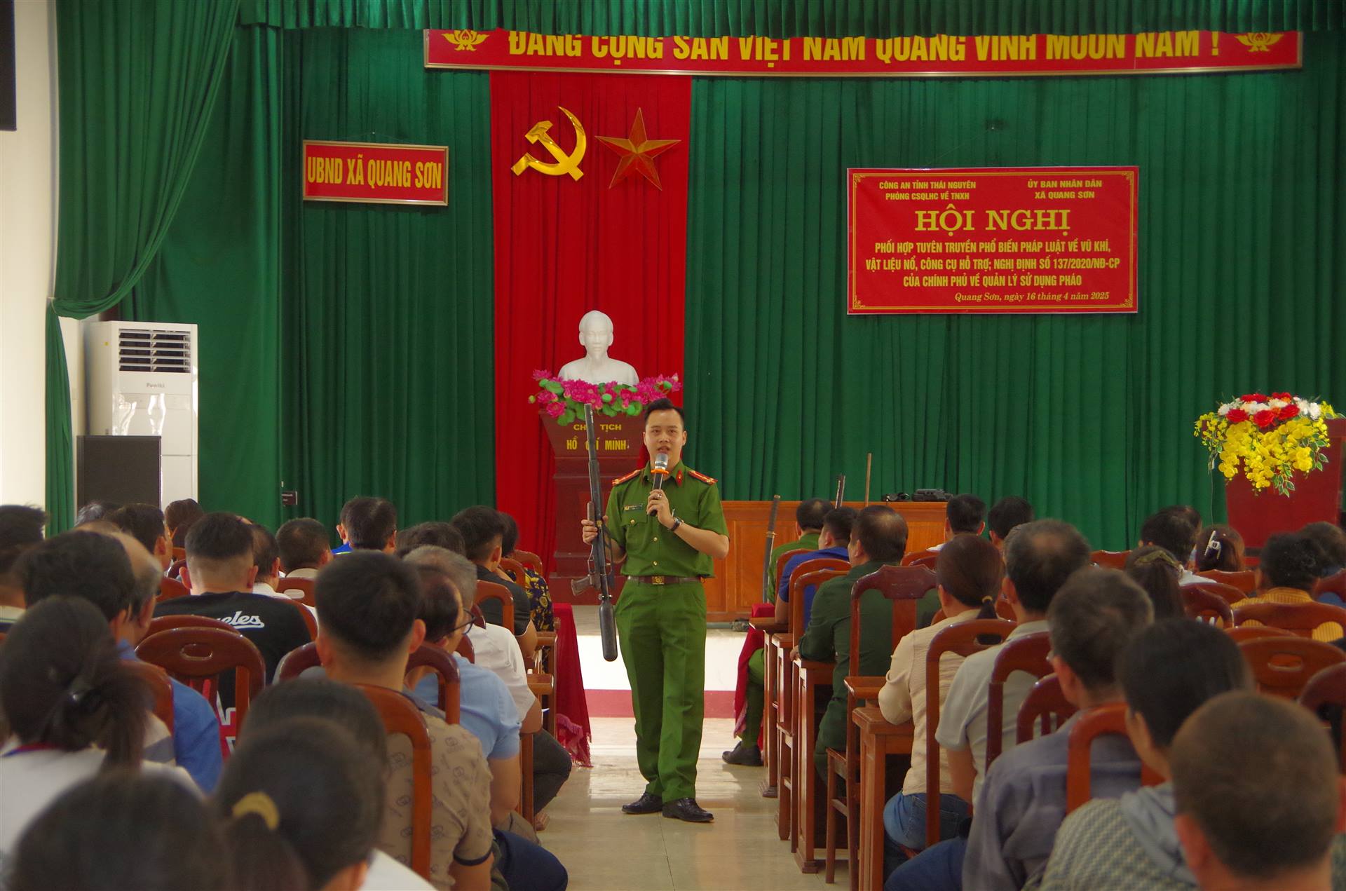 Tăng cường phòng ngừa, đấu tranh với các hành vi vi phạm về vũ khí, vật liệu nổ, công cụ hỗ trợ