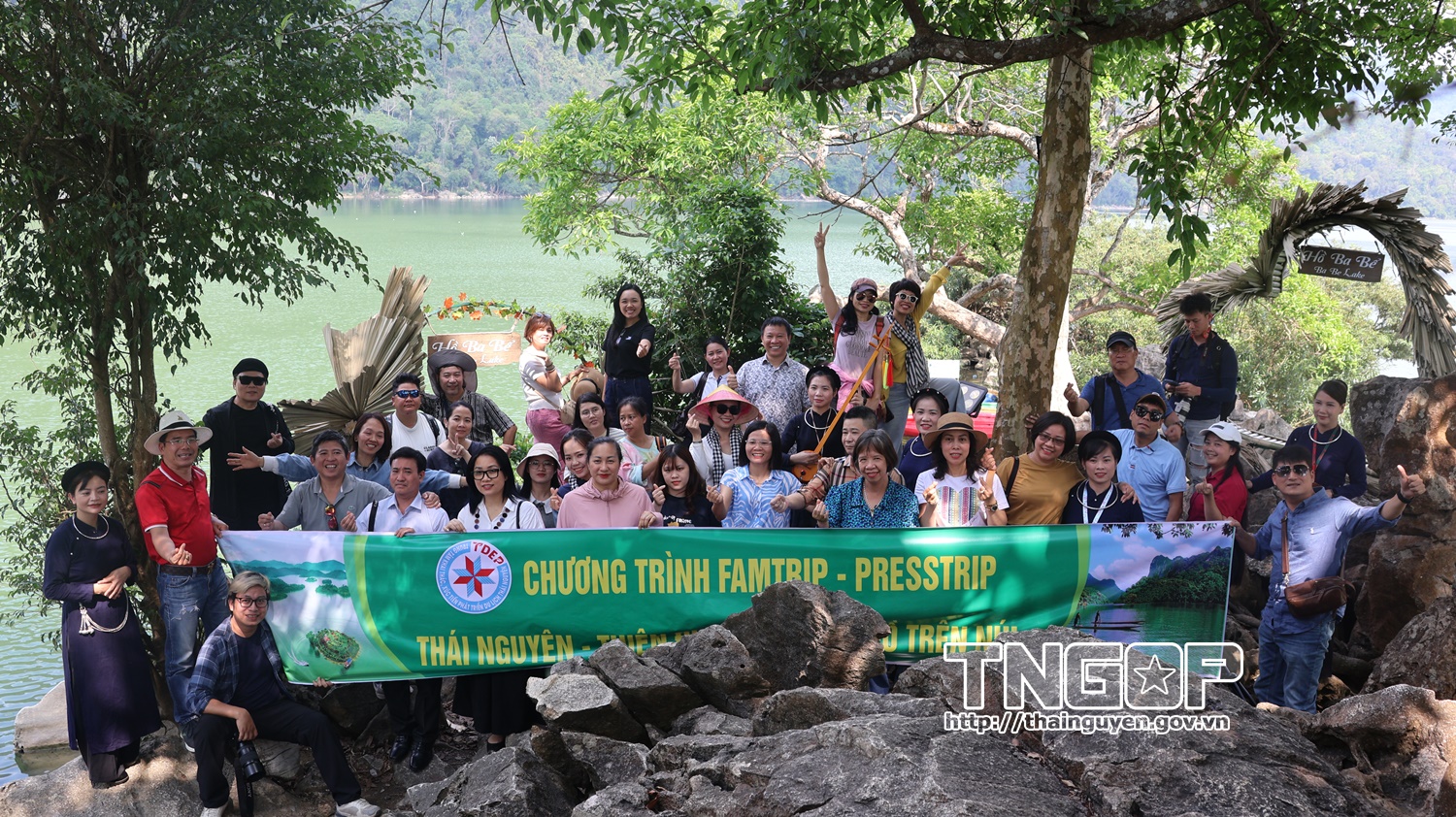 Hơn 50 nhà báo, đơn vị lữ hành 3 miền Bắc - Trung - Nam trải nghiệm du lịch "Hồ trên núi"