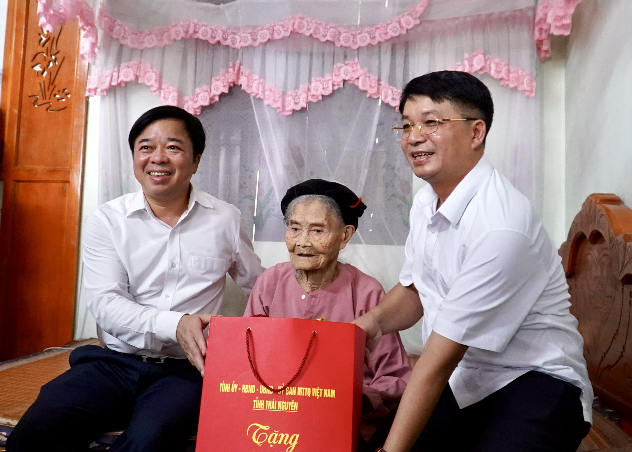 Hành trình tri ân, tiếp nối truyền thống “Uống nước nhớ nguồn”