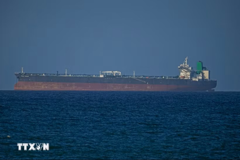 Tàu chở LNG đầu tiên rời Vùng Vịnh qua eo biển Hormuz