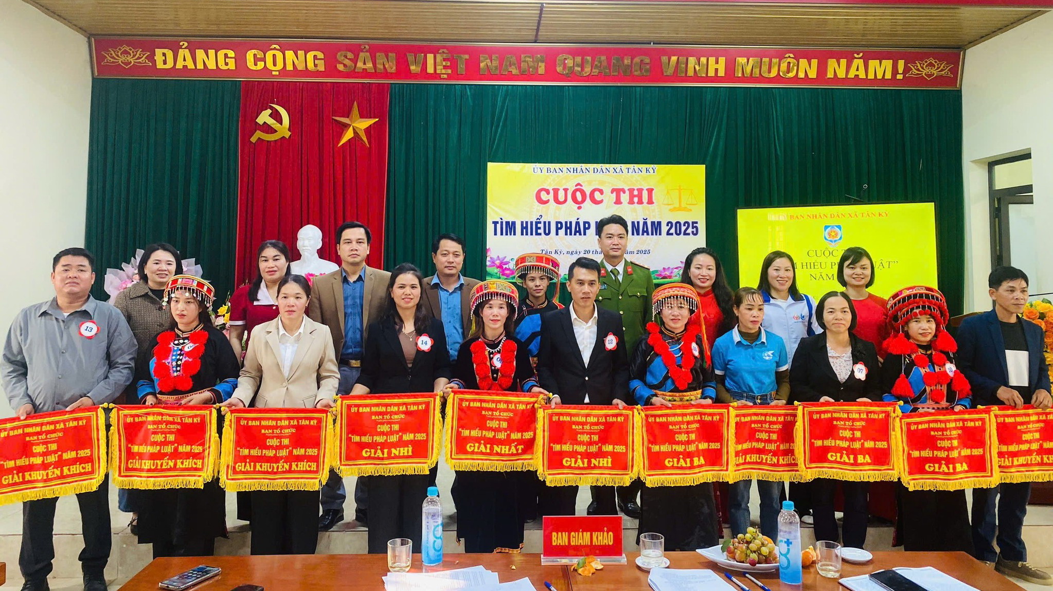 Phổ biến, giáo dục pháp luật phù hợp với đối tượng, địa bàn vùng đồng bào dân tộc thiểu số và miền núi