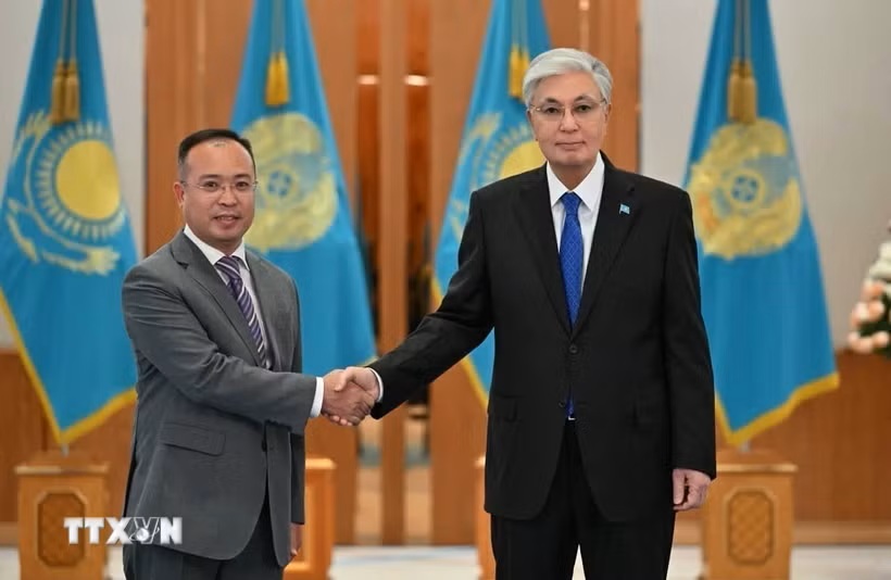 Việt Nam thúc đẩy quan hệ Đối tác chiến lược với Kazakhstan