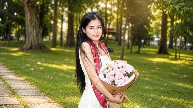 Tân thủ khoa ngành luật tiết lộ điều không ngờ phía sau bảng điểm xuất sắc