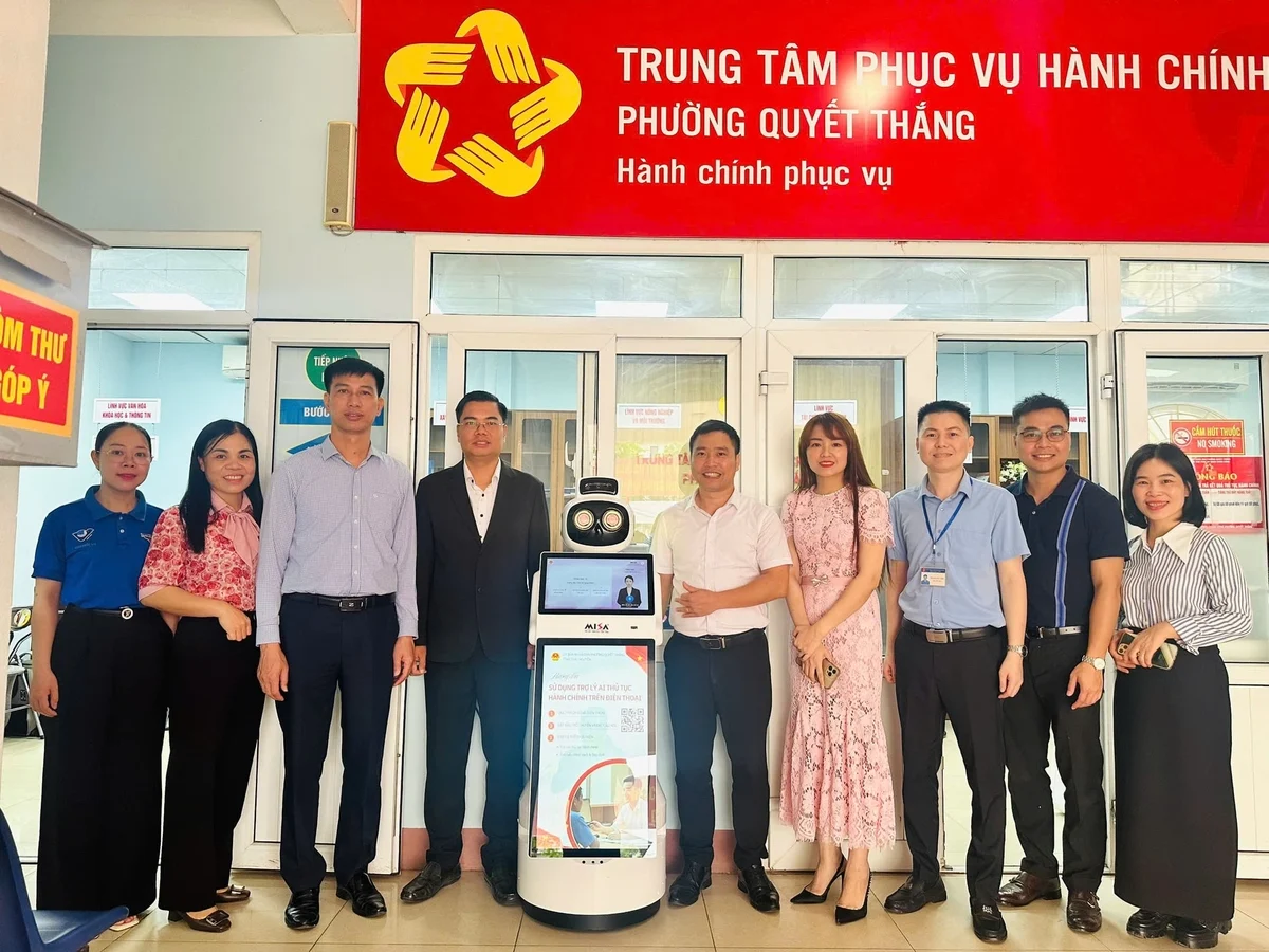 Phường đầu tiên ở Thái Nguyên đưa robot AI vào hỗ trợ thủ tục hành chính