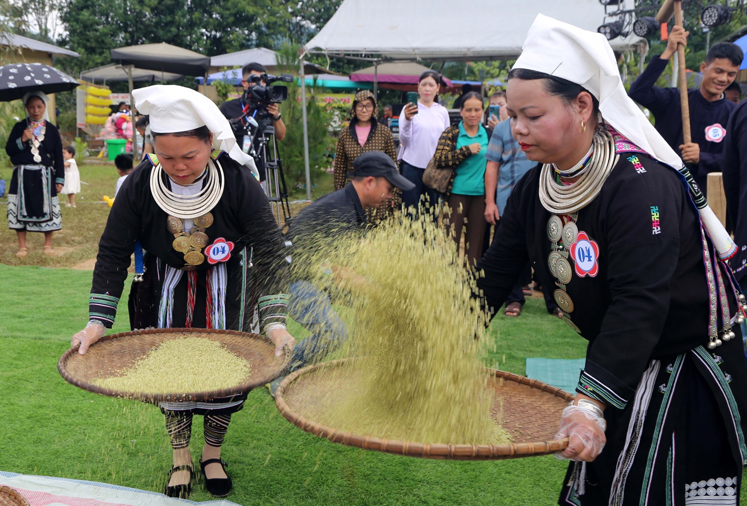 Hương cốm mới, vị dẻ thơm bùi và sắc màu văn hóa Ngân Sơn