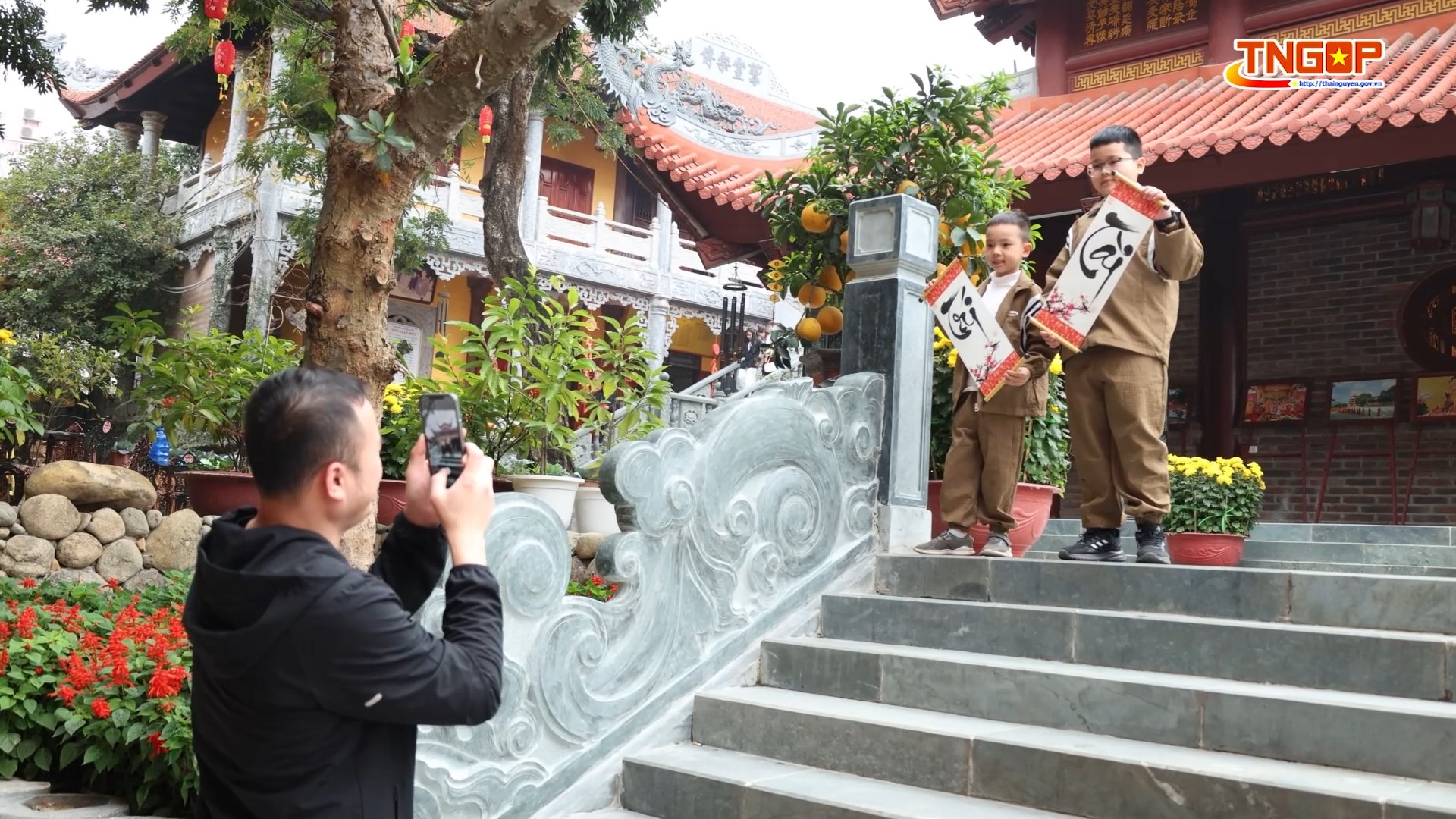 Để tâm an giữa mùa xuân mới