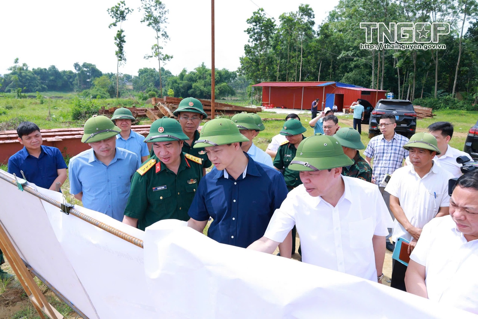 Chủ tịch UBND tỉnh kiểm tra thực địa tiến độ triển khai một số dự án đầu tư xây dựng công trình giao thông