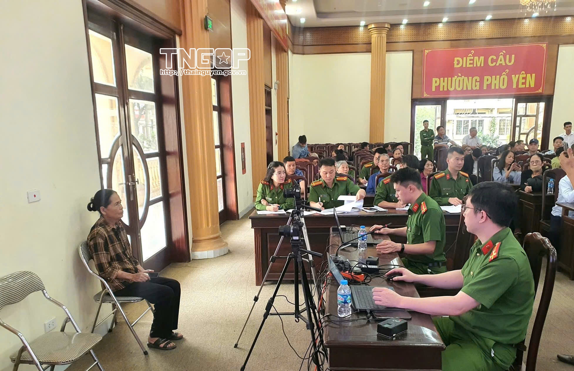 Công an Thái Nguyên thu nhận mẫu ADN thân nhân liệt sĩ phục vụ xác định danh tính