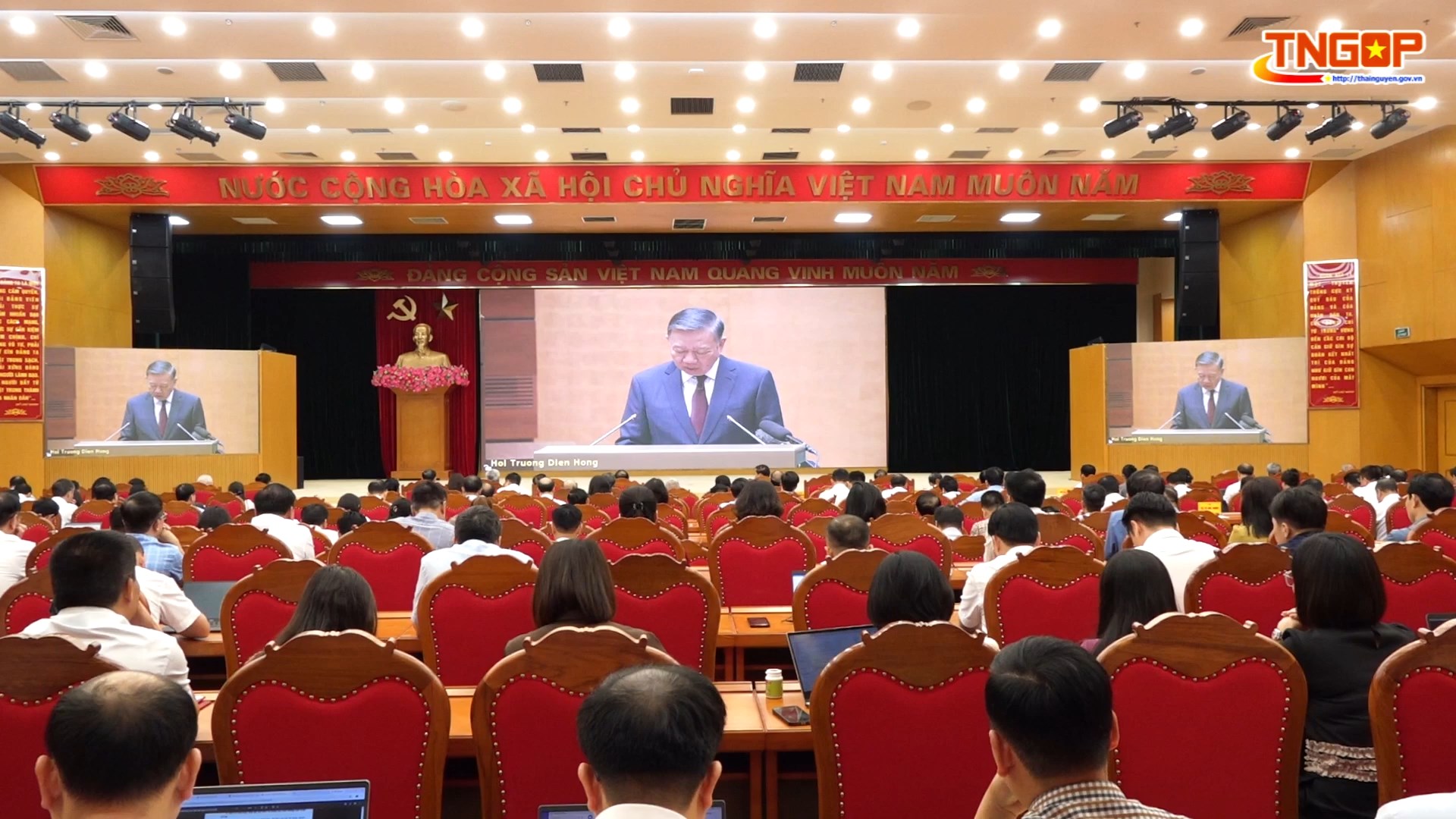 Nghiên cứu, học tập, quán triệt và triển khai thực hiện một số nghị quyết, chỉ thị của Bộ Chính trị