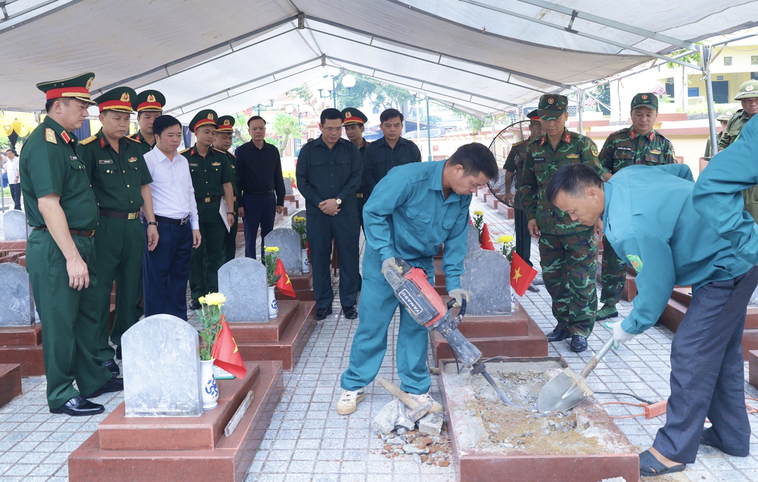 Lấy mẫu, bàn giao mẫu hài cốt liệt sĩ chưa xác định thông tin tại xã Đại Từ