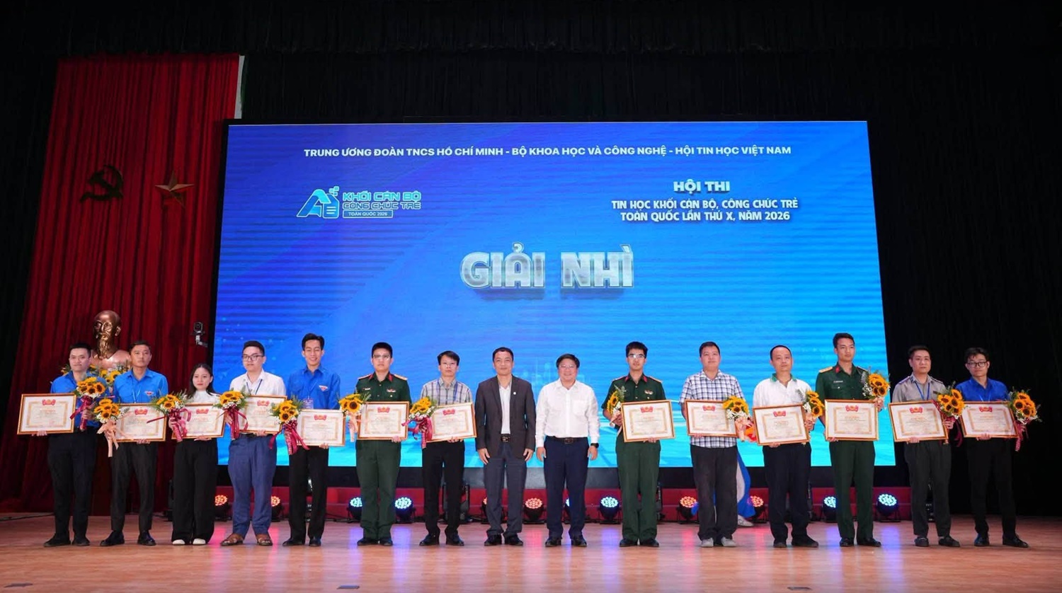 Đoàn viên thanh niên tỉnh Thái Nguyên đoạt giải Nhì Hội thi Tin học khối cán bộ, công chức trẻ toàn quốc lần thứ X