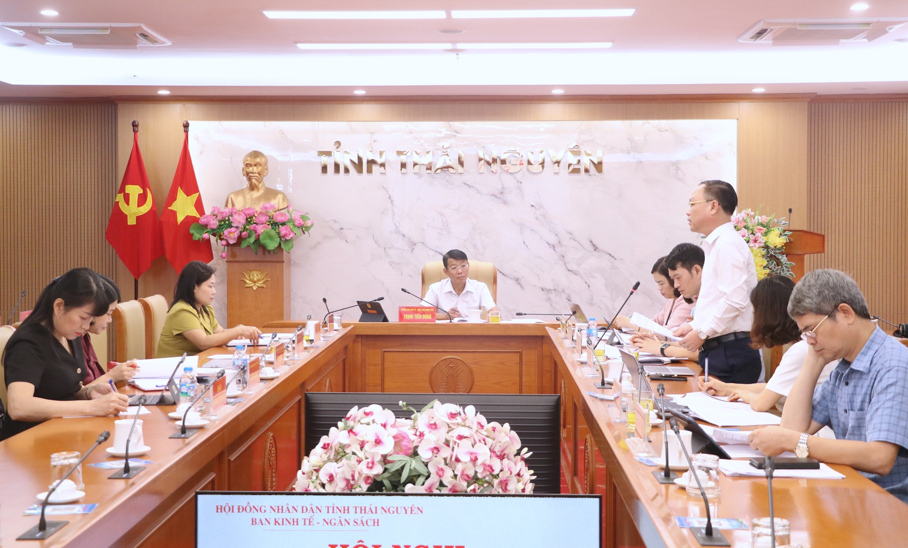 Thẩm tra bổ sung tờ trình, dự thảo Nghị quyết trình tại Kỳ họp thứ Tám (Kỳ họp chuyên đề)