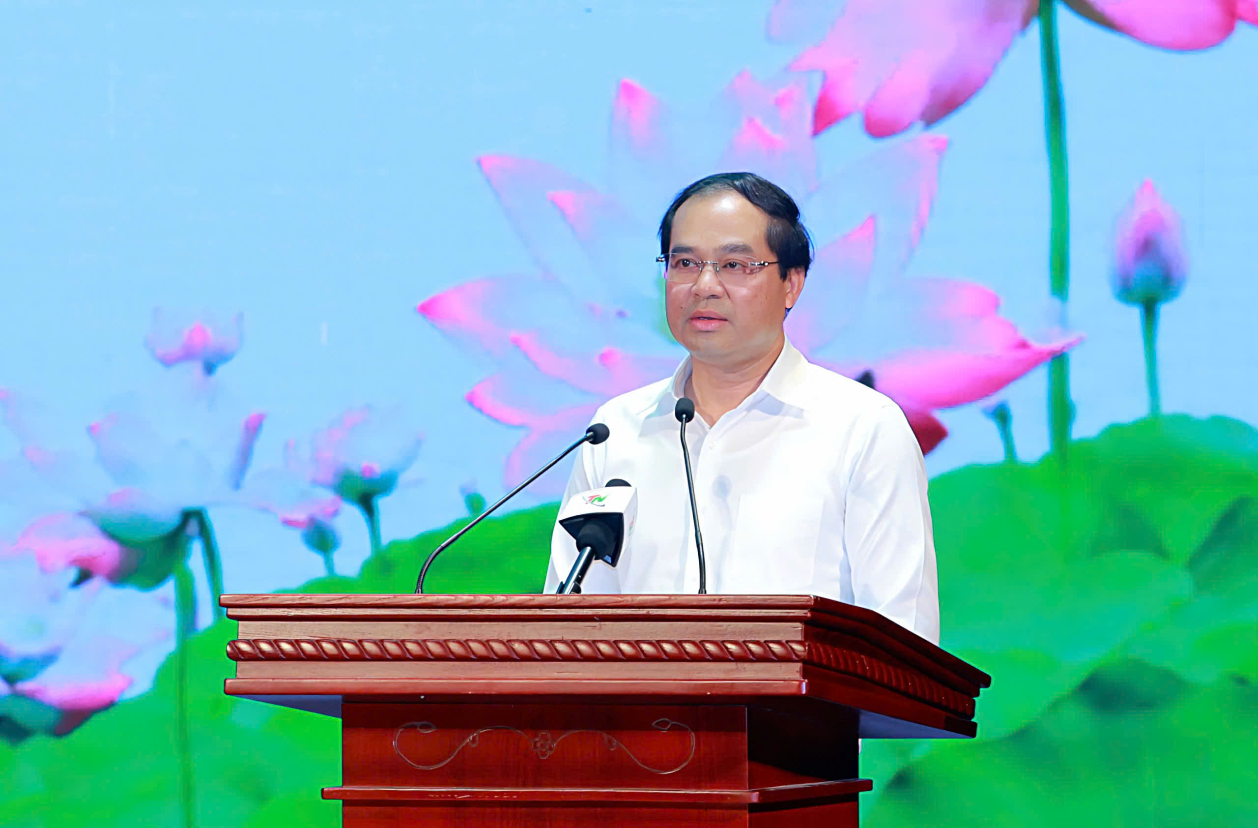 Từng đồng chí cán bộ trong quy hoạch phải xây dựng và báo cáo kế hoạch rèn luyện, phấn đấu gắn với vị trí công tác
