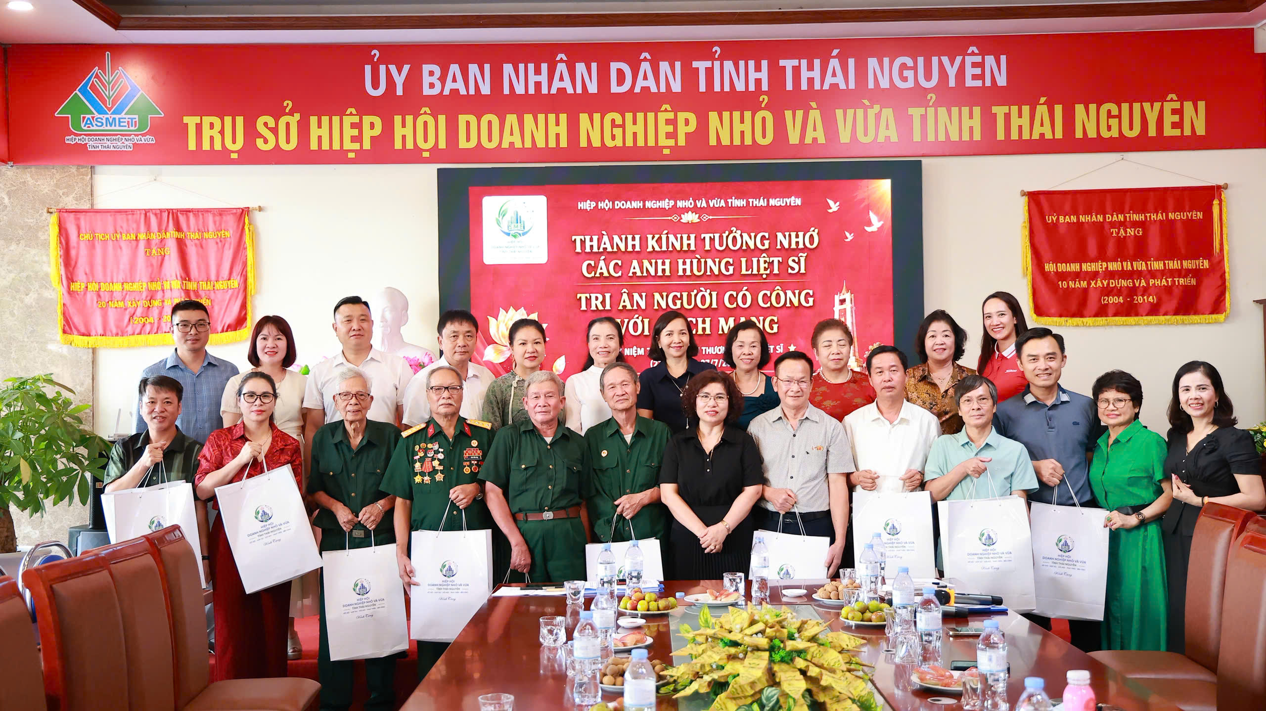 Hiệp hội Doanh nghiệp nhỏ và vừa tỉnh Thái Nguyên tri ân người có công với cách mạng