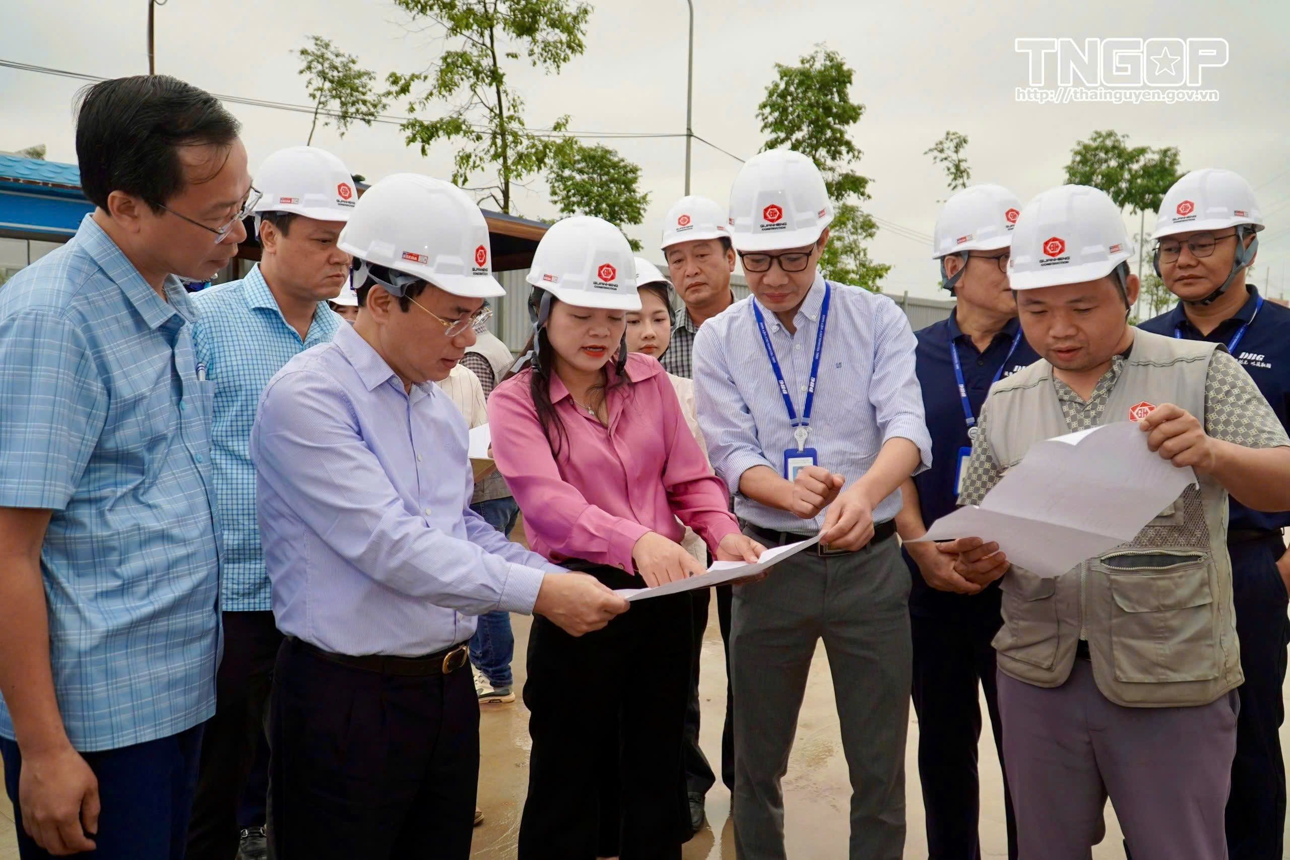 Thứ trưởng Bộ Xây dựng kiểm tra các dự án nhà ở xã hội tại Thái Nguyên