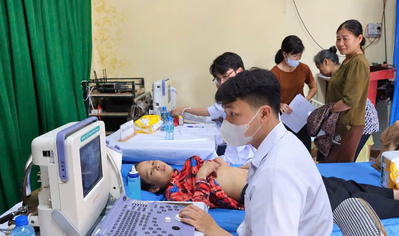 Bệnh viện Phạm Ngọc Thạch khám sức khỏe toàn dân tại xã La Bằng
