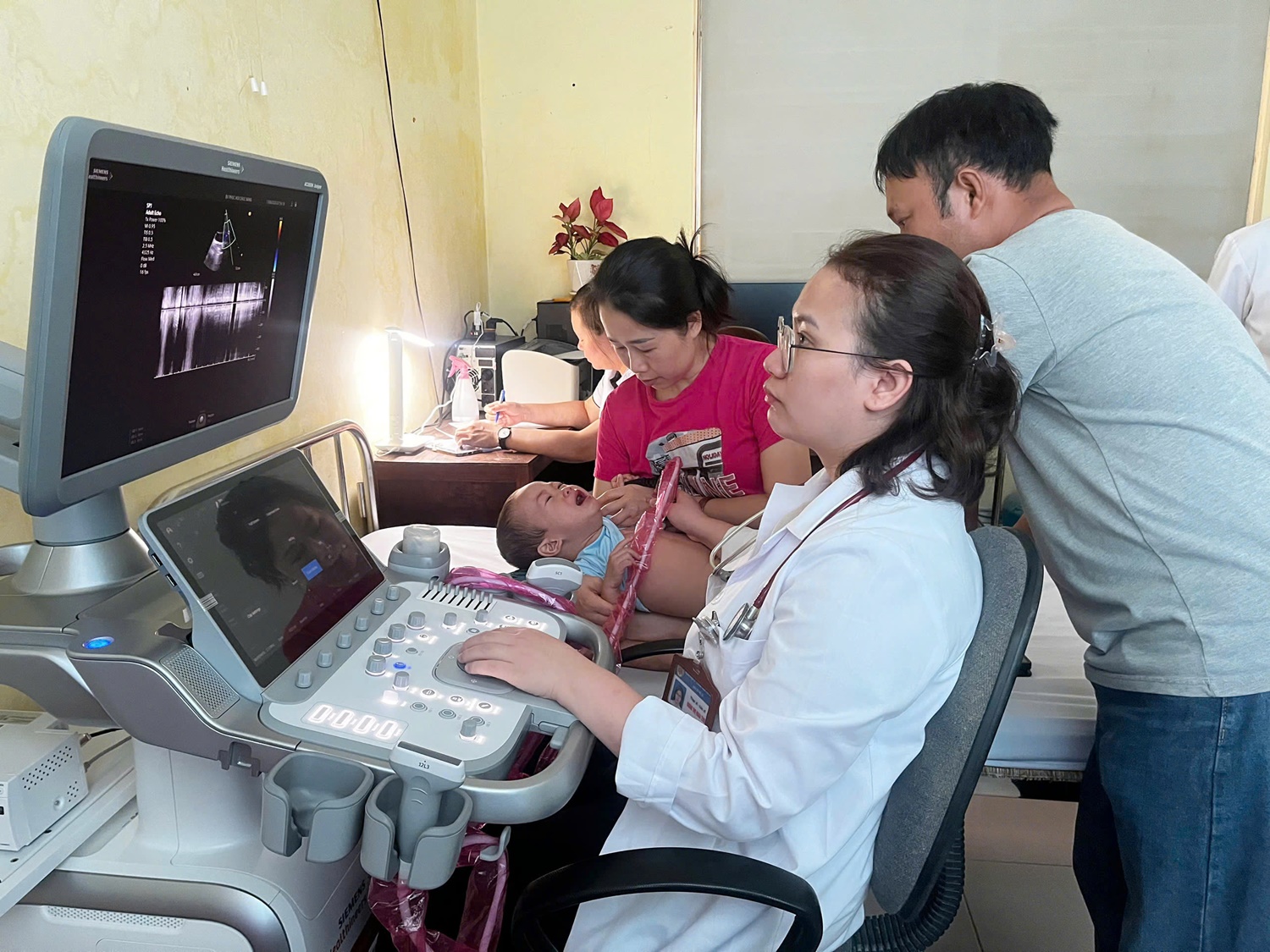 Khám sàng lọc tim bẩm sinh miễn phí cho trẻ em trên địa bàn các xã, phường phía Nam tỉnh Thái Nguyên