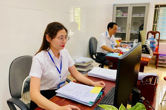 Sau giờ hành chính vẫn sáng đèn “một cửa” ở Dân Hòa