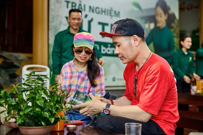 Thưởng trà trên mây, nghe chuyện văn hóa người Tày