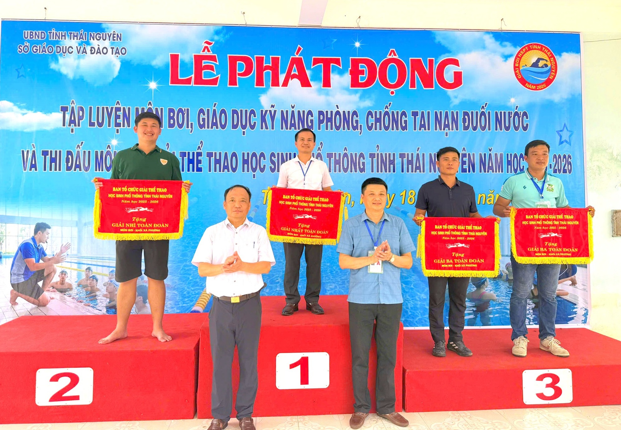 Trao 62 huy chương tại Giải bơi học sinh phổ thông tỉnh Thái Nguyên năm học 2025 - 2026