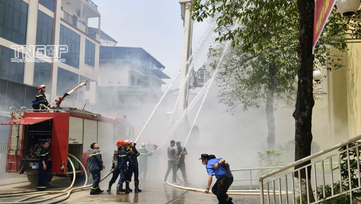 Nâng cao kỹ năng phòng cháy, chữa cháy cho cư dân chung cư Tecco Tower