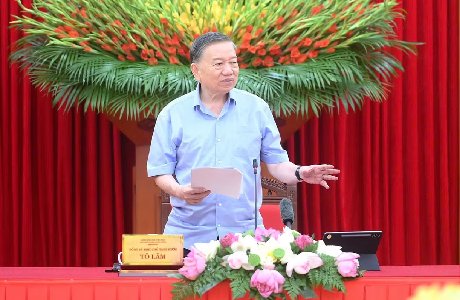 Chuyển mạnh từ “quản lý giáo dục” sang “quản trị phát triển giáo dục”