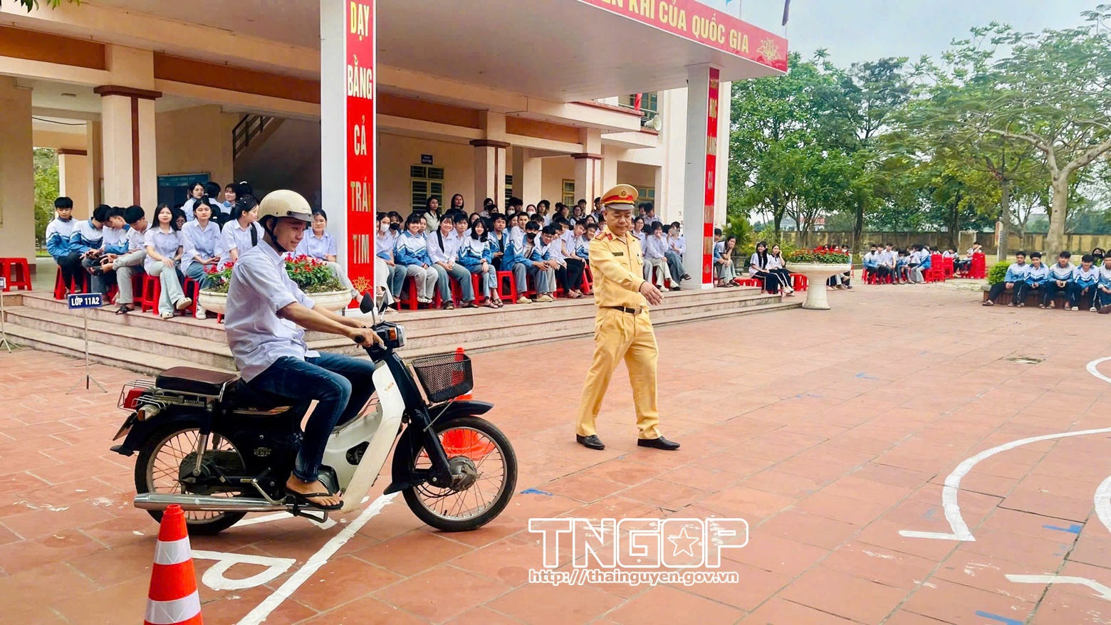 Tuyên truyền, hướng dẫn lái xe an toàn cho gần 600 học sinh THPT Điềm Thụy