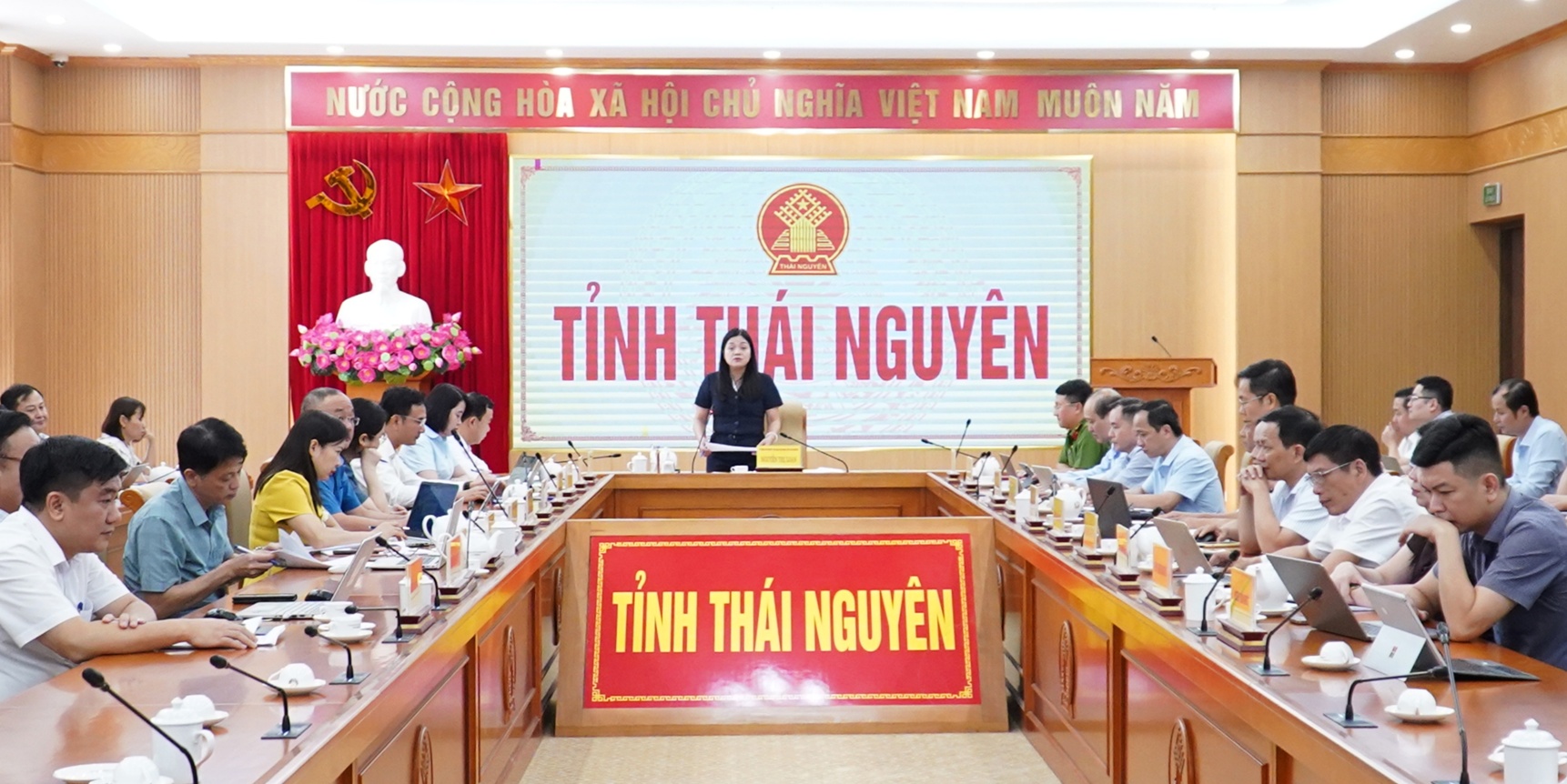 Đẩy nhanh xây dựng, kết nối cơ sở dữ liệu, hướng tới điều hành trên dữ liệu từ tháng 9/2026
