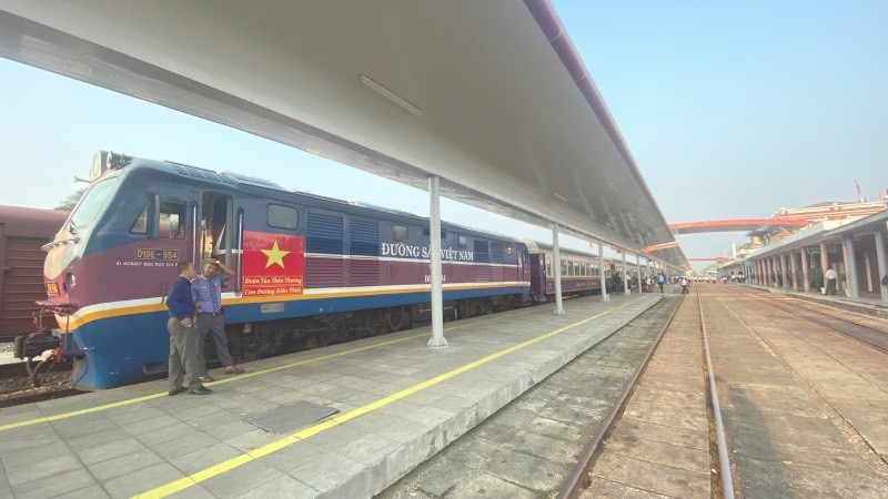 Ra mắt nhận diện mới đoàn tàu “Hành trình kết nối di sản miền trung” và công nhận Ga Huế là điểm du lịch