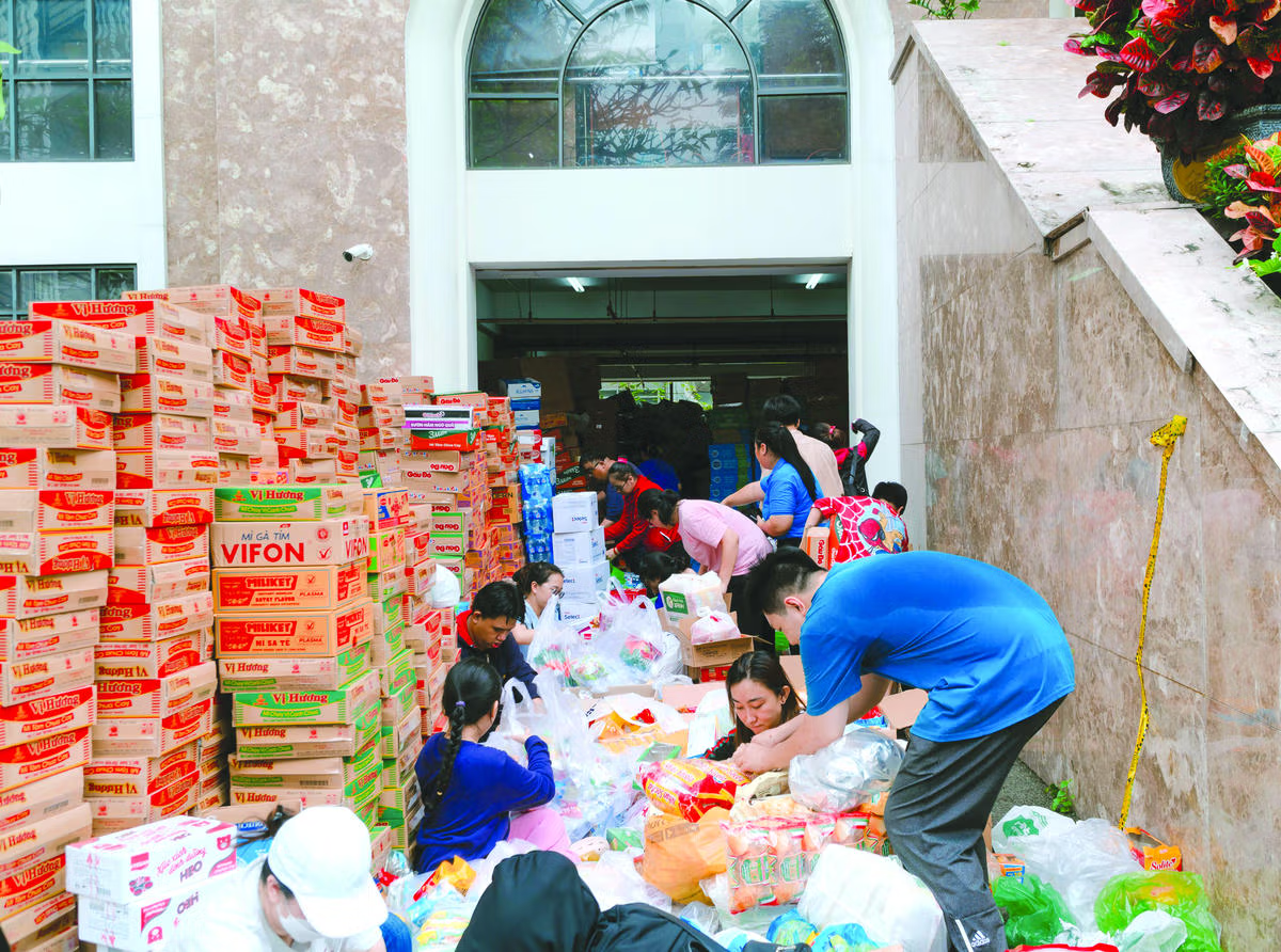 Ấm áp nghĩa đồng bào