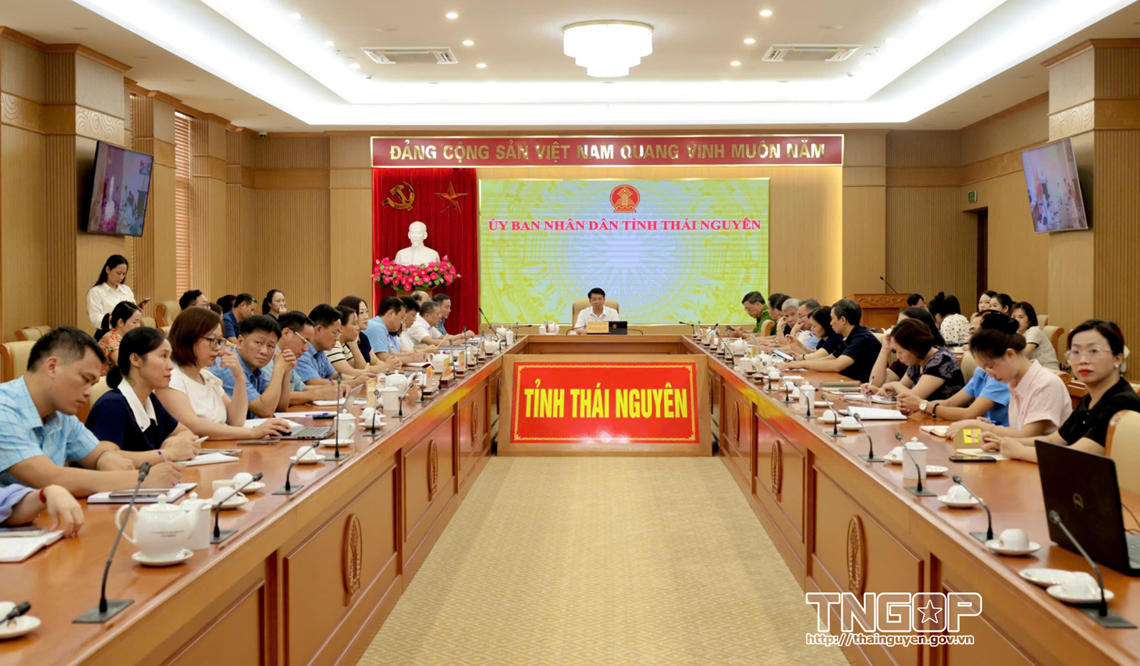 Hướng dẫn liên thông dữ liệu khám sức khỏe và cập nhật sổ sức khỏe điện tử trên ứng dụng VNeID