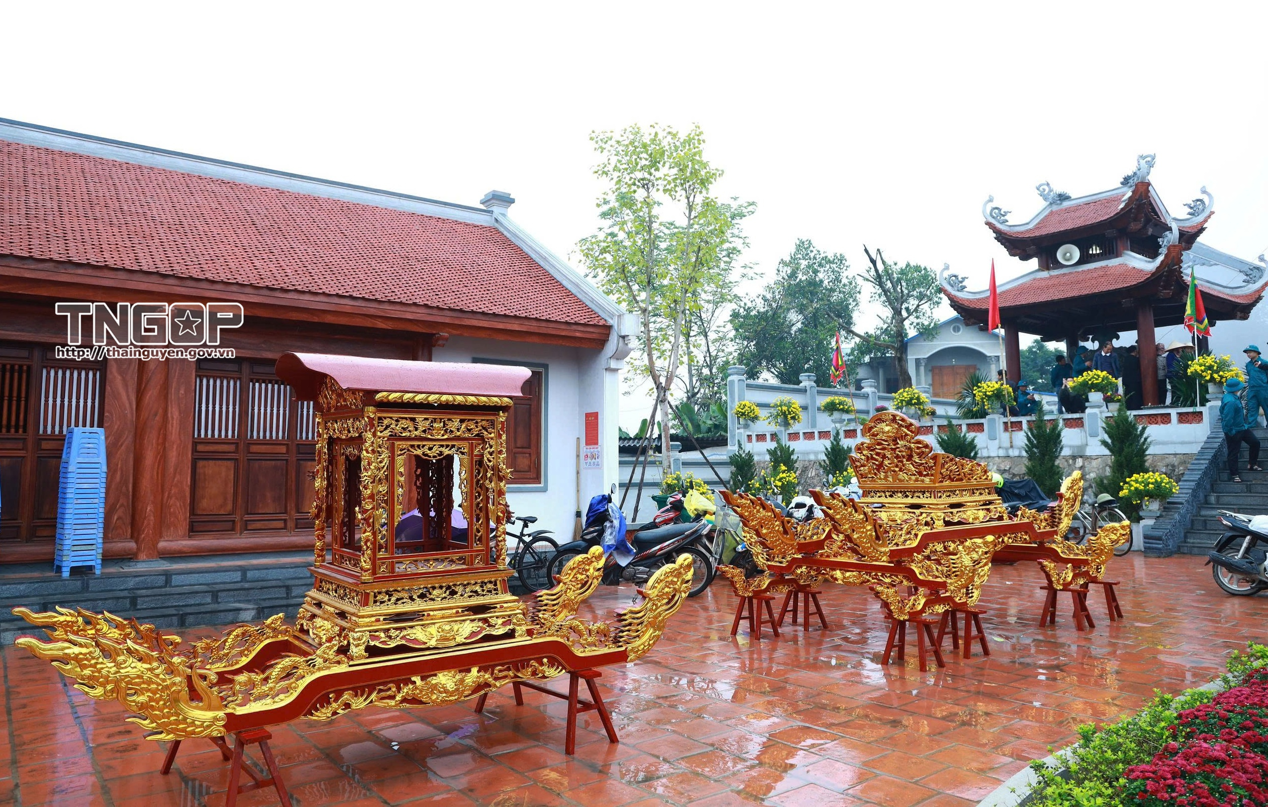 Anh-tin-bai