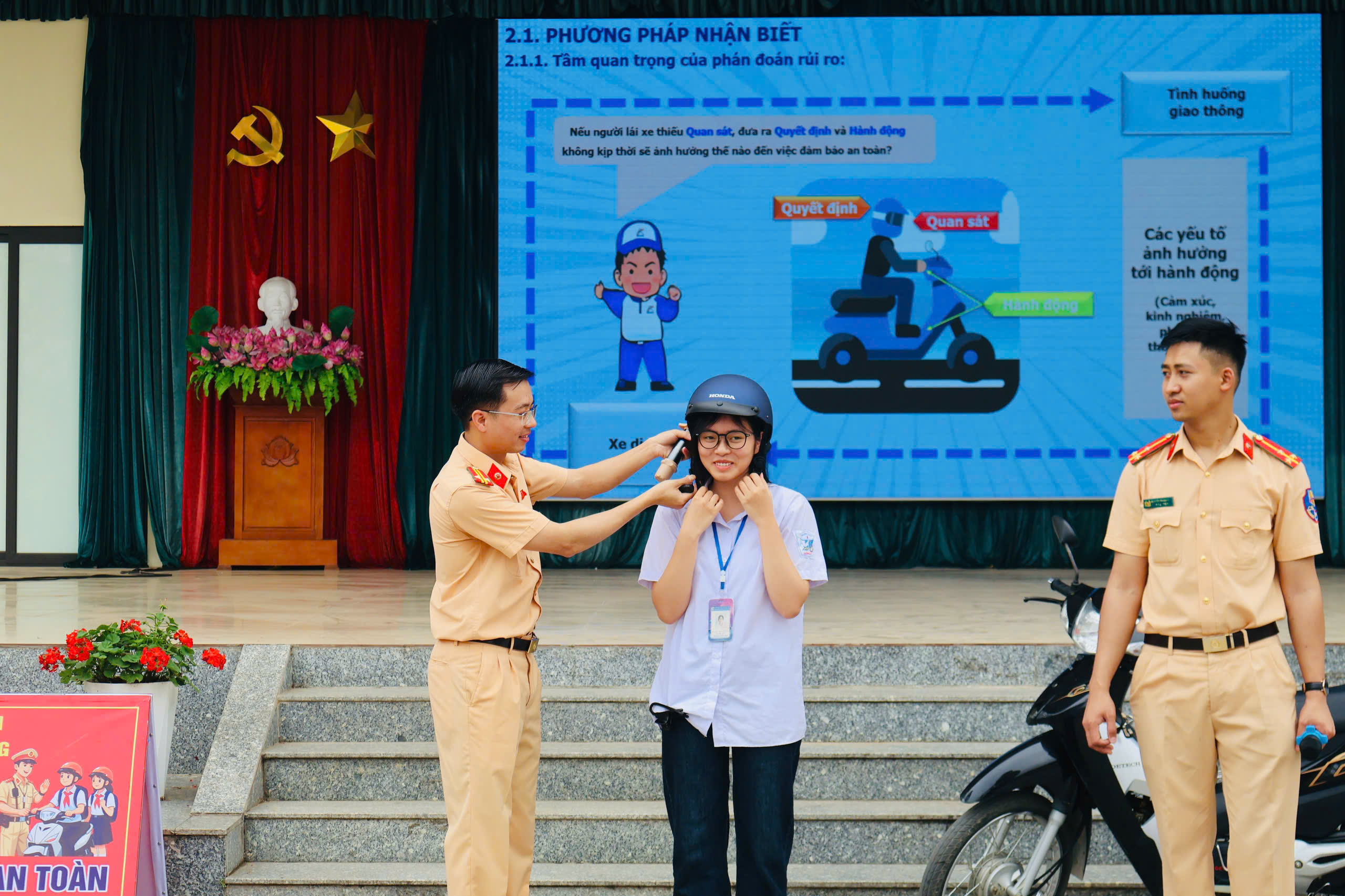 Anh-tin-bai
