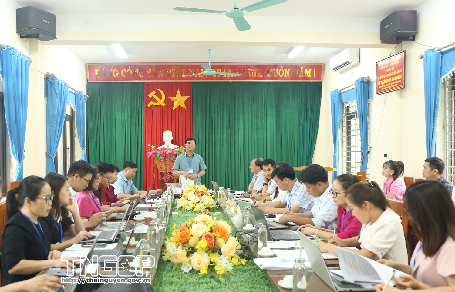 Anh-tin-bai