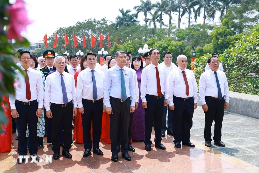 Anh-tin-bai