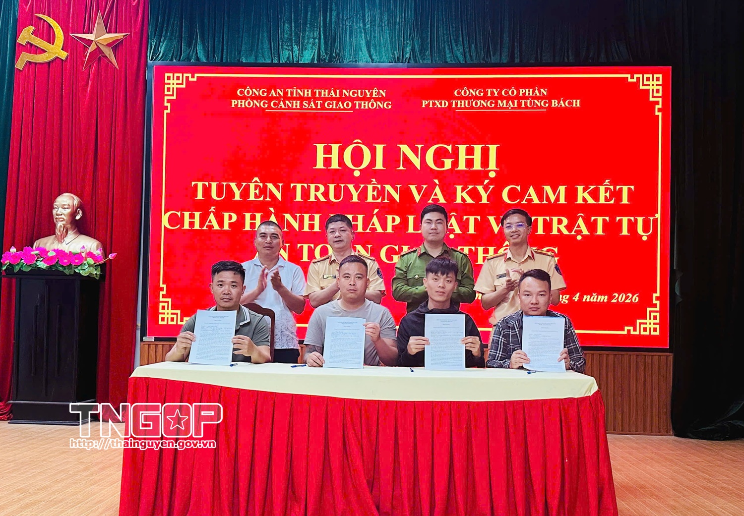 Anh-tin-bai