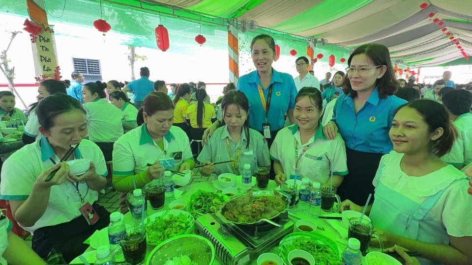 Anh-tin-bai