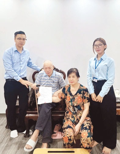 Anh-tin-bai