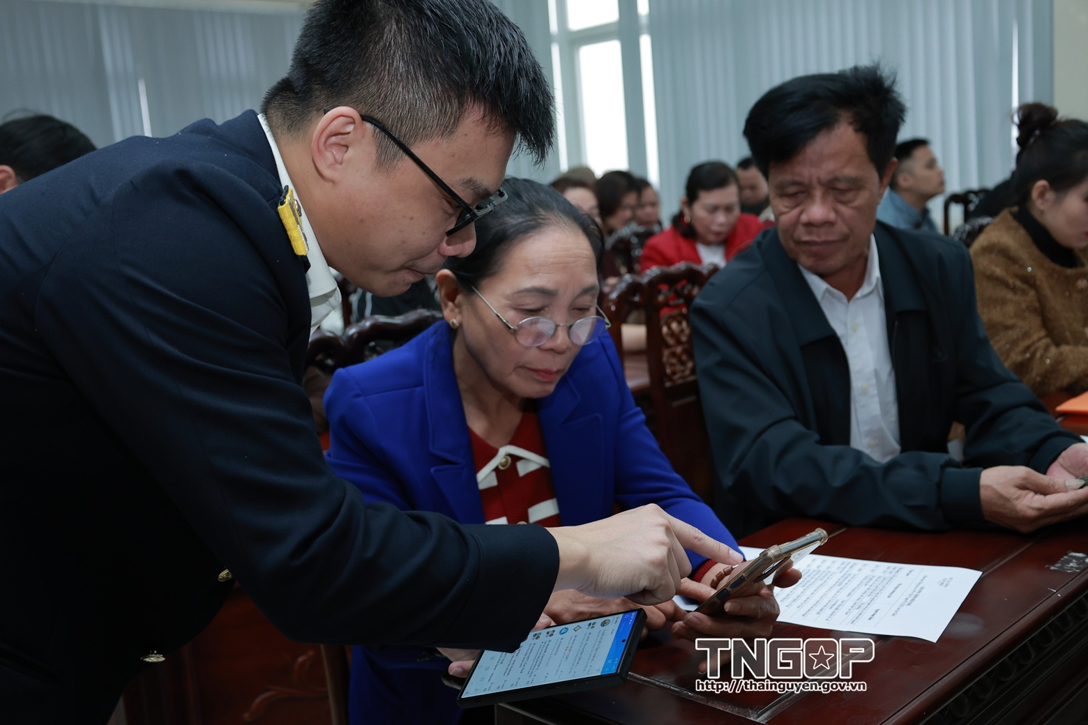 Anh-tin-bai