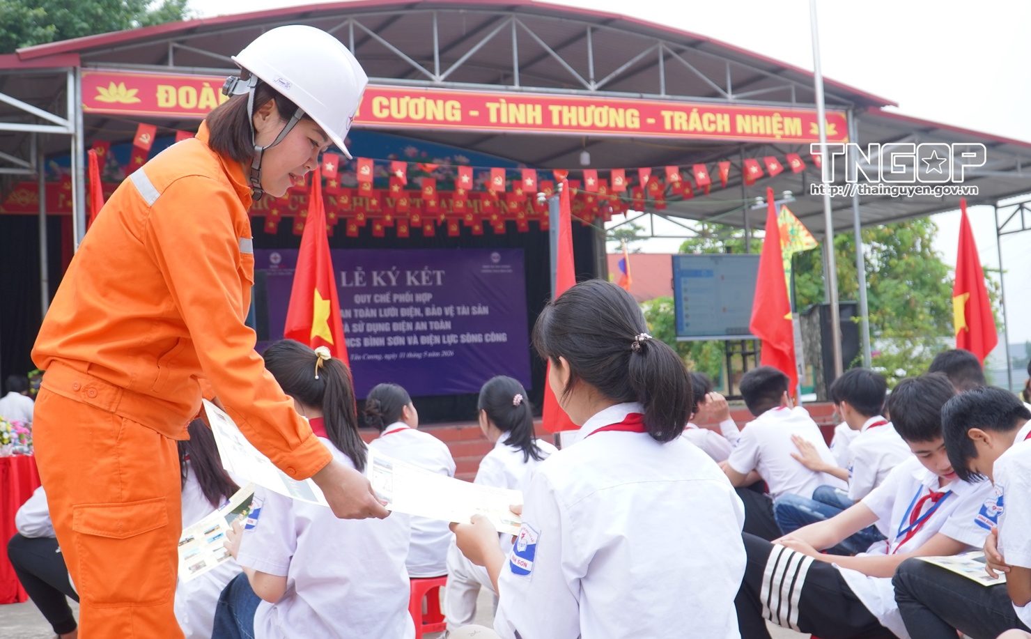 Anh-tin-bai