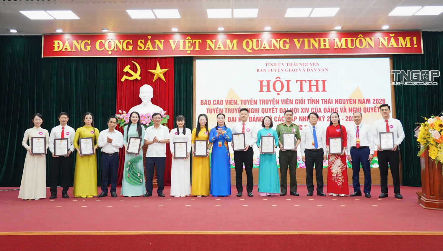 Anh-tin-bai