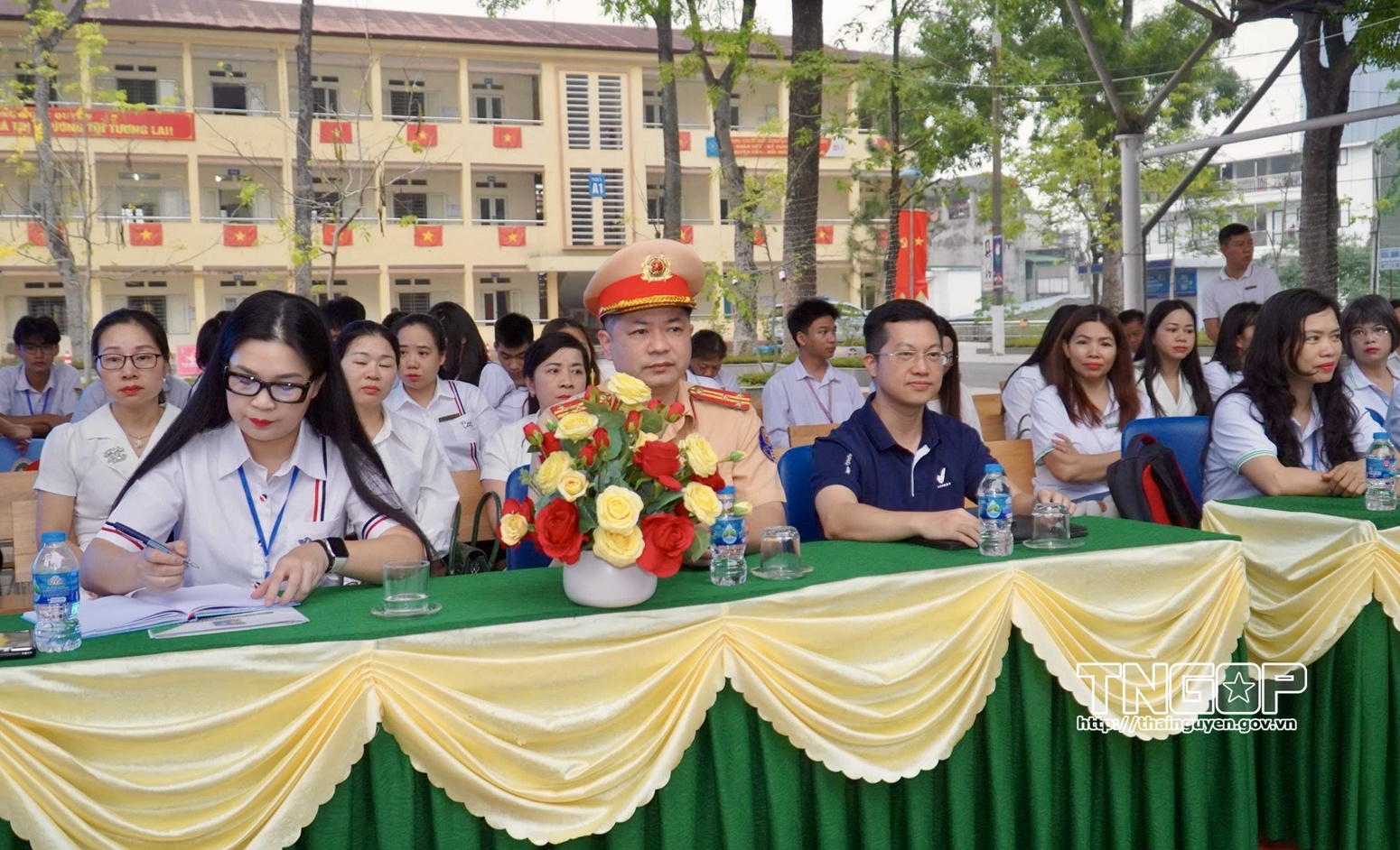 Anh-tin-bai