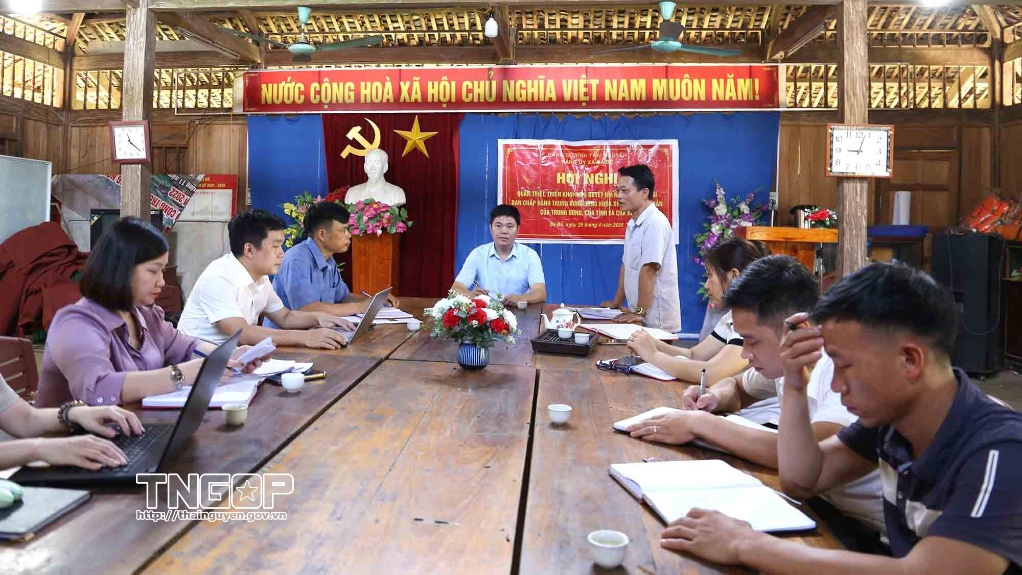 Anh-tin-bai