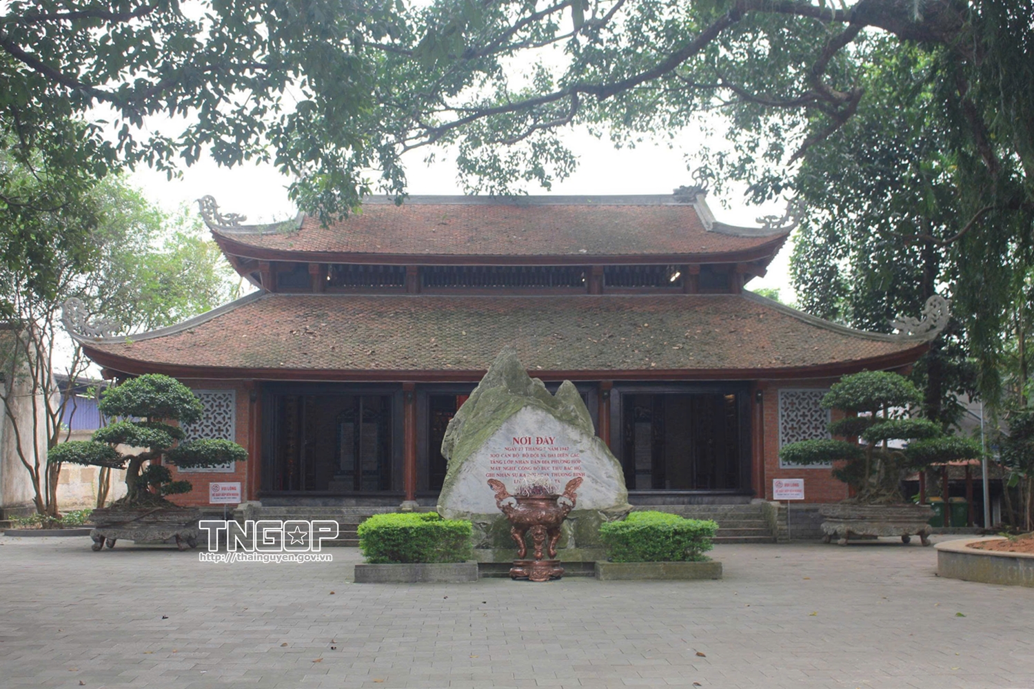 Anh-tin-bai