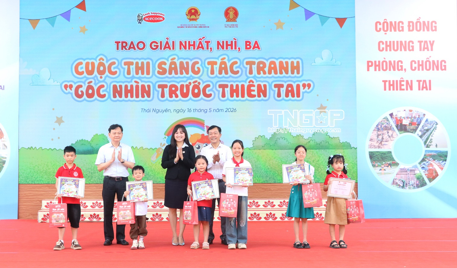 Anh-tin-bai