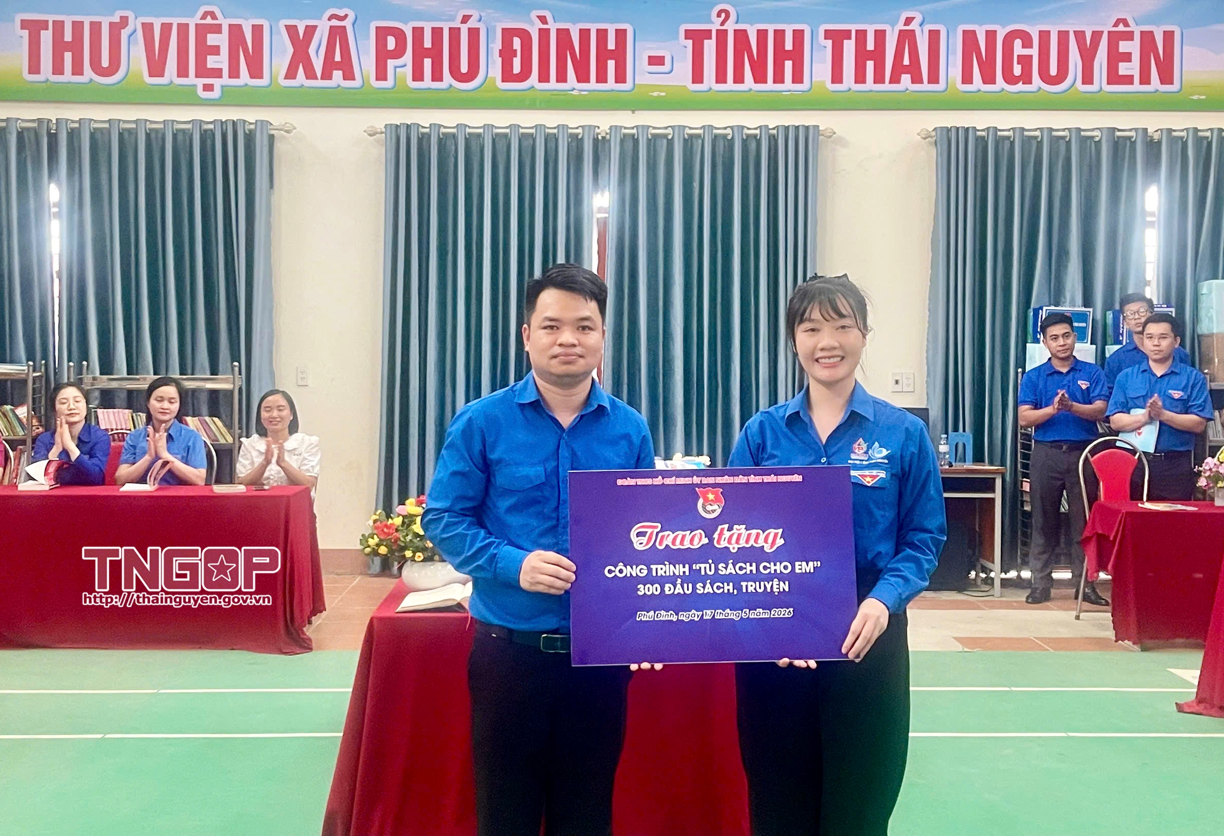 Anh-tin-bai