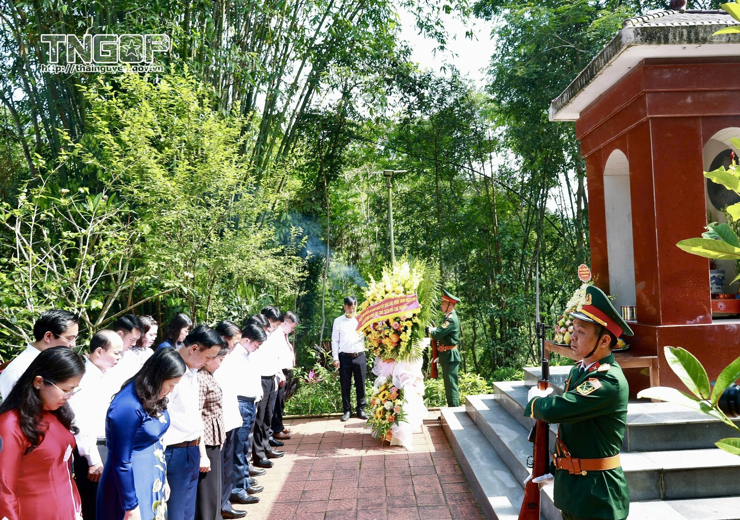 Anh-tin-bai